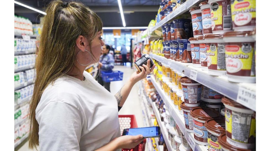 SEMANALES CON FUERTES DESCUENTOS EN CARNES Y ALMACÉN